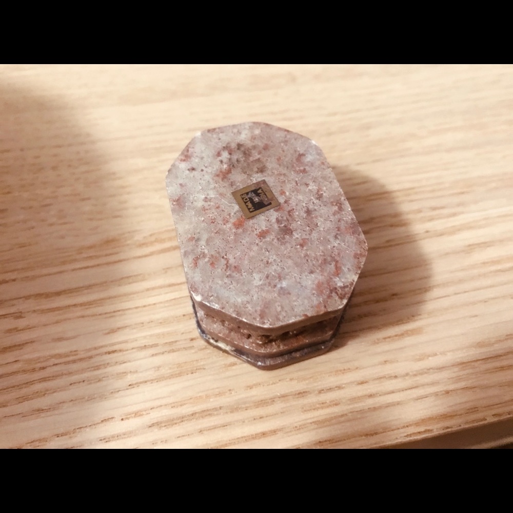 Tiny marble carved jewelry box. Bundle promo: send offer - 5 items for $35 🌸 - Picture 4 of 5